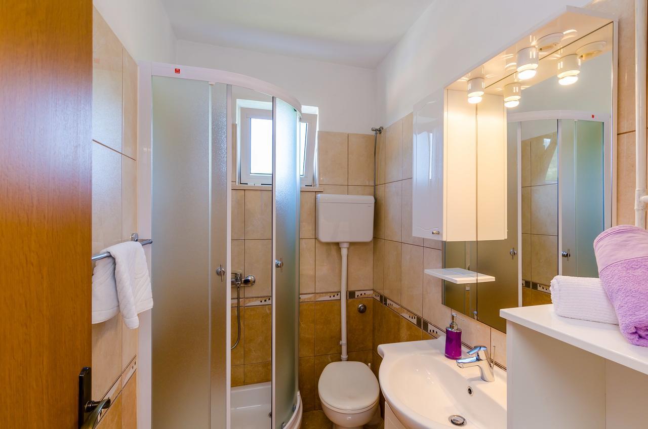 Apartment & Rooms Mazdin Banici Exterior photo